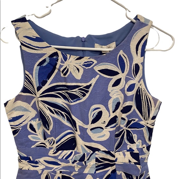 Dress Barn Blue and White Floral Sleeveless Dress Size 4 - Picture 3 of 6